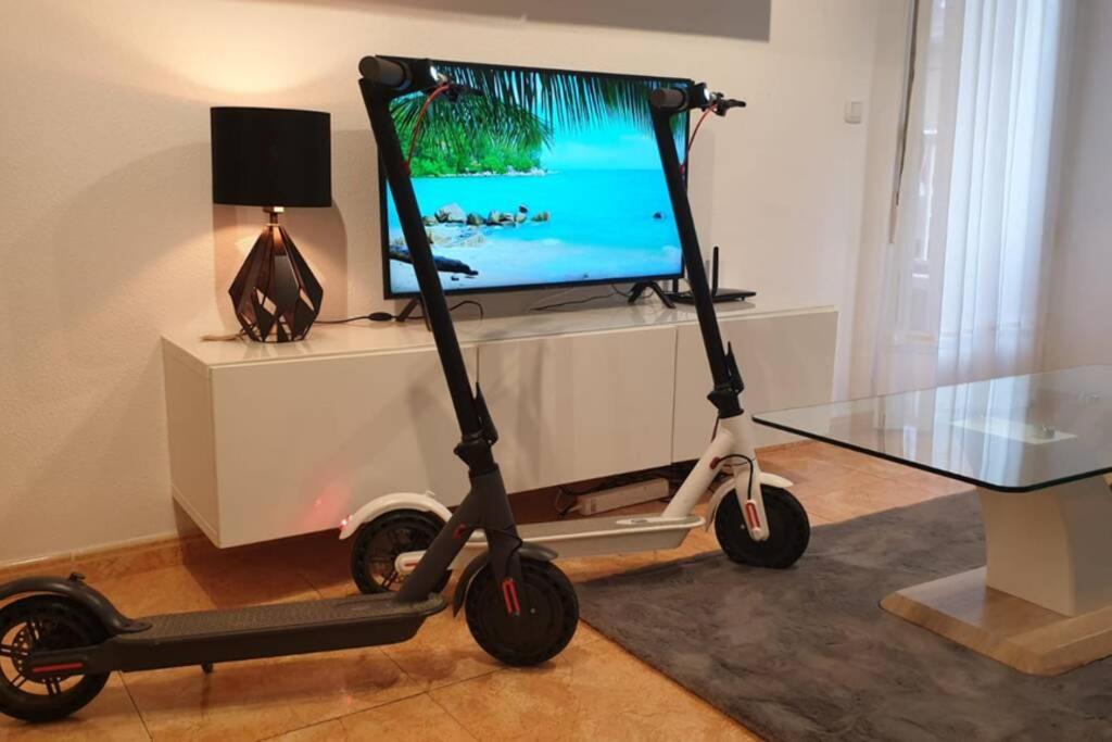 Apartment Playa Cura 150M + Electric Scooters Torrevieja Exteriér fotografie